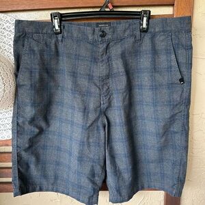 Quicksilver men shorts